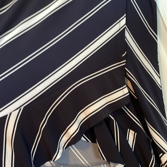 Women’s Susan Graver XL skirt Navywhite diagonal stripe ruffle flowy lightweight - Picture 6 of 8
